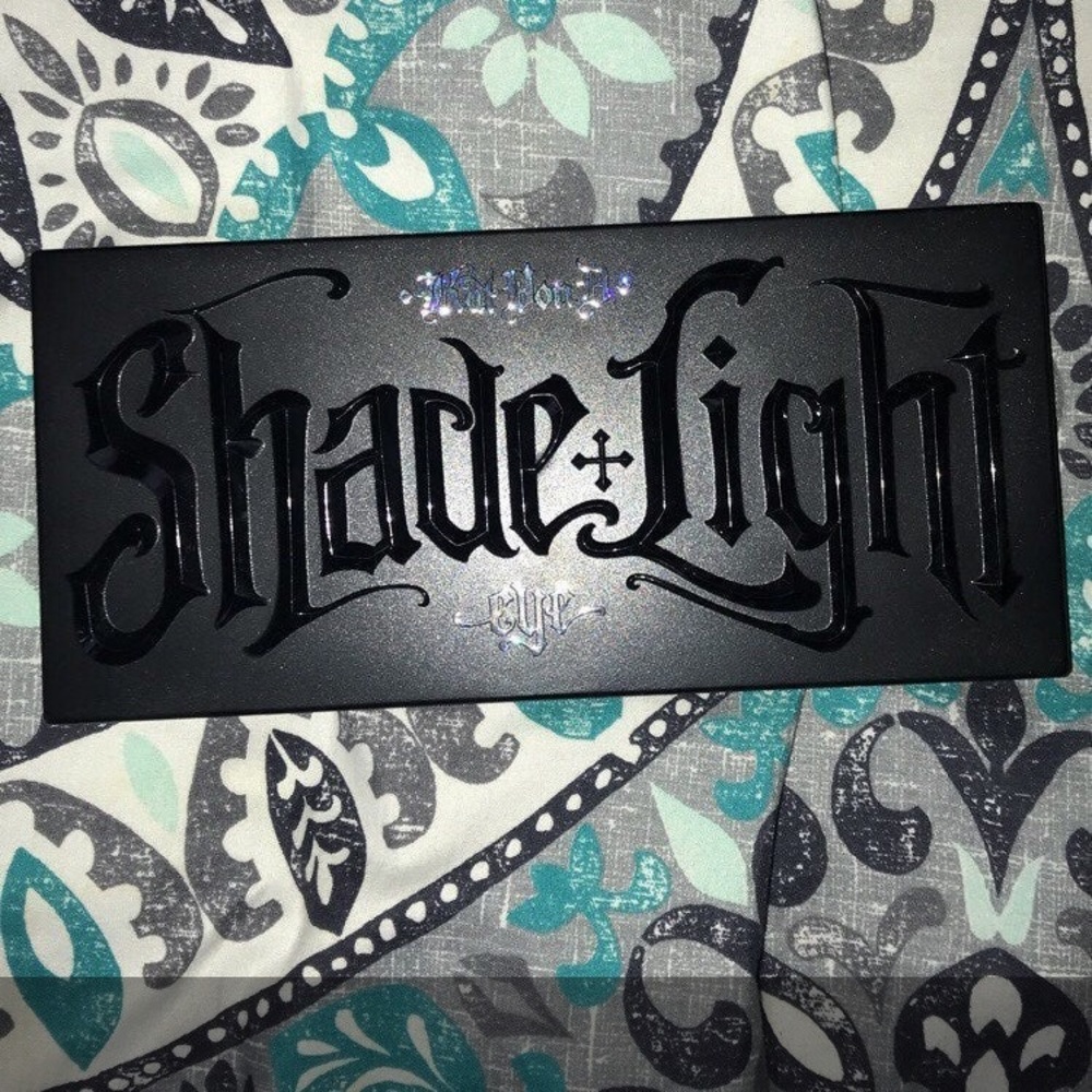 Kat Von D Shade + Light Eye Glimmer Palette